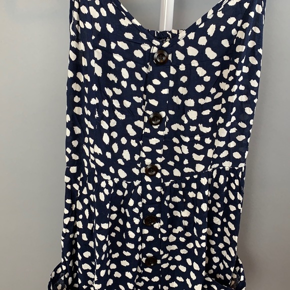 Light, airy button down summer dress - Picture 6 of 12